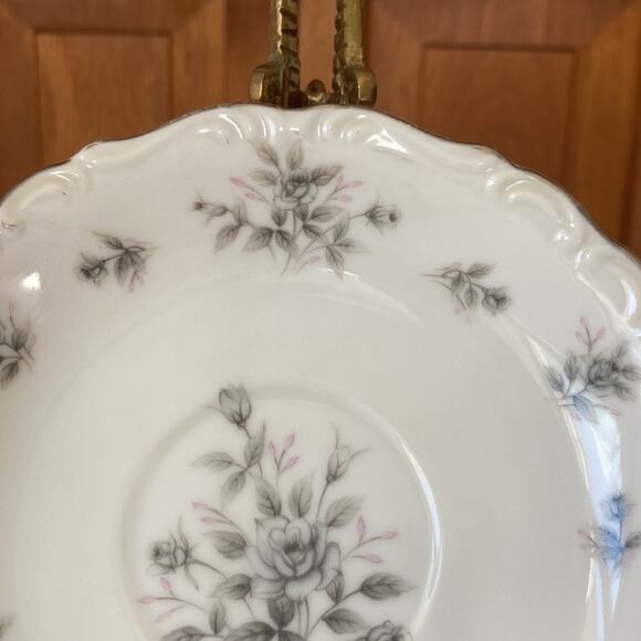 Royal M by Nagoya Shokai “Maria” Pattern Saucer, 1 - Picture 2 of 8